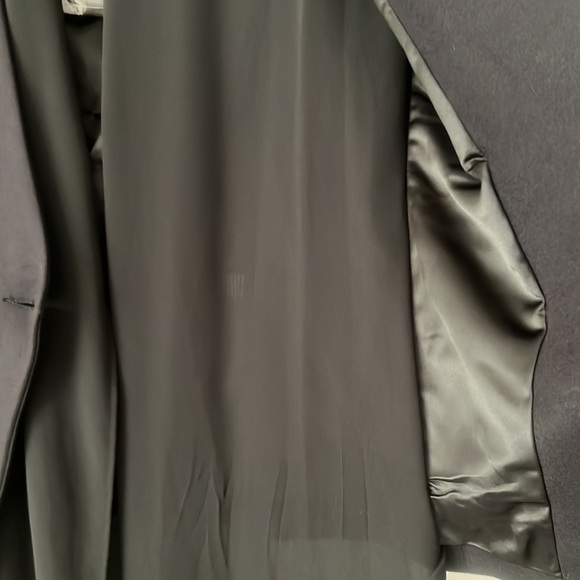 Fully lined formal Vest with added sheer fabric. - Picture 5 of 11